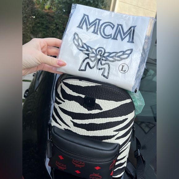 MCM Stark Backpack in Meta Safari Visetos - Picture 11 of 12